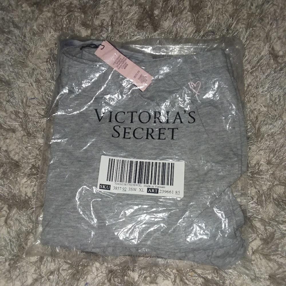 NWT VS sleep shorts with ruffle hem